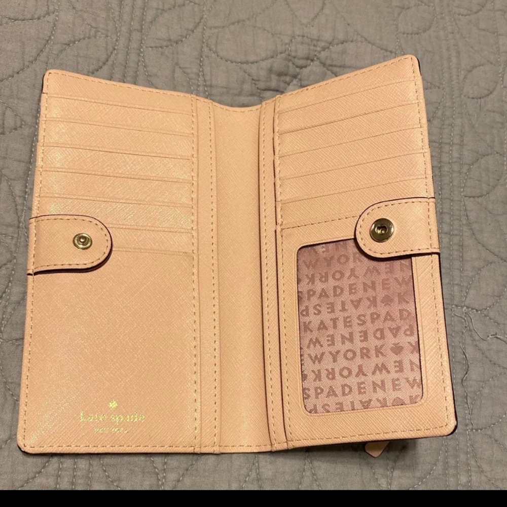 ♠️♠️ Kate Spade Wallet ♠️♠️ - Picture 3 of 3